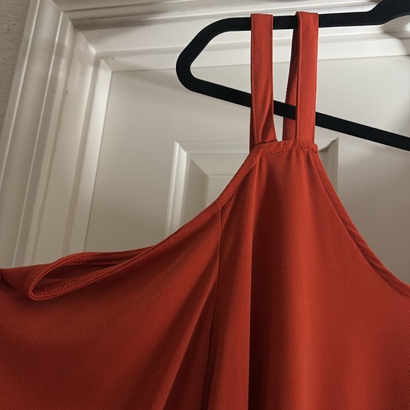 Torrid, cold shoulder size 3 - Picture 2 of 4